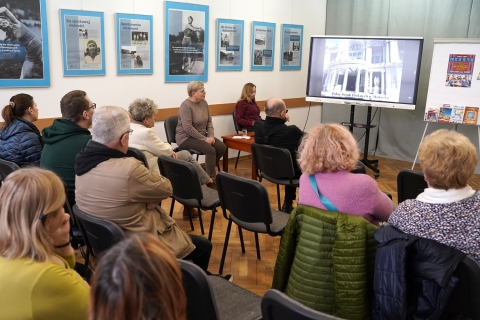  Zdjęcie prezentuje spotkanie z cyklu „Kobieta w podróży”. Które odbyło się 12.03.2024 r. w Gminnej Bibliotece Publicznej w Końskowoli. 