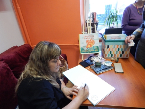 Zdjęcie prezentuje spotkanie autorskie z Dorotą Opolską-Maksym w ramach Powiatowego Klubu Książki, które odbyło się w Powiatowej Bibliotece Publicznej 28 lutego 2023 r. o godz. 12.OO.