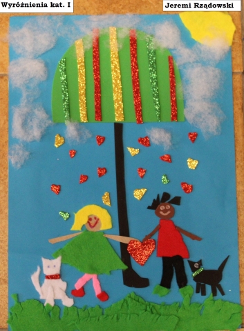 Zdjęcie prezentuje zwycięskie prace w powiatowy konkurs plastyczny „Z życzliwością na co dzień”.