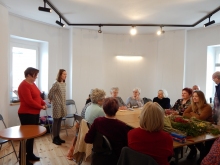 Zdjęcie przedstawia imprezę kulturalną „Jak dawniej świętowano” w ramach projektu „Ochrona i wykorzystanie zasobów dziedzictwa materialnego i niematerialnego dotyczącego obserwatorium astronomicznego w Puławach”.