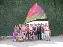 Zdjęcie prezentuje wyjazd szkoleniowy do Trzcianek, który odbył się 9 czerwca 2014 r. w ramach Dnia Bibliotekarza organizowanego przez Powiatową Bibliotekę Publiczną w Puławach wraz ze Stowarzyszeniem Bibliotekarzy Polskich Koło w Puławach.