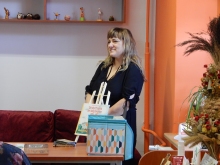 Zdjęcie prezentuje spotkanie autorskie z Dorotą Opolską-Maksym w ramach Powiatowego Klubu Książki, które odbyło się w Powiatowej Bibliotece Publicznej 28 lutego 2023 r. o godz. 12.OO.