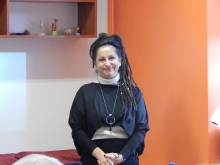 Zdjęcie prezentuje spotkanie autorskie z Mają Wolny w ramach Powiatowego Klubu Książki.