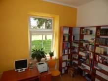 Zdjęcie prezentuje salę komputerową w Powiatowej Biblioteki Publicznej w Puławach.